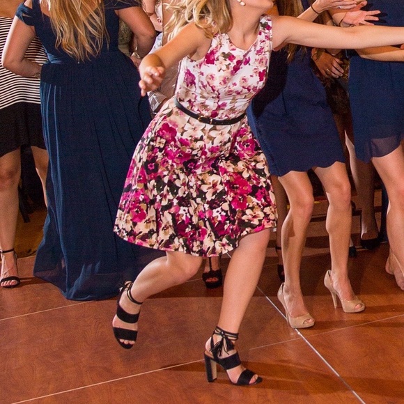 White House Black Market floral dress - Picture 5 of 5